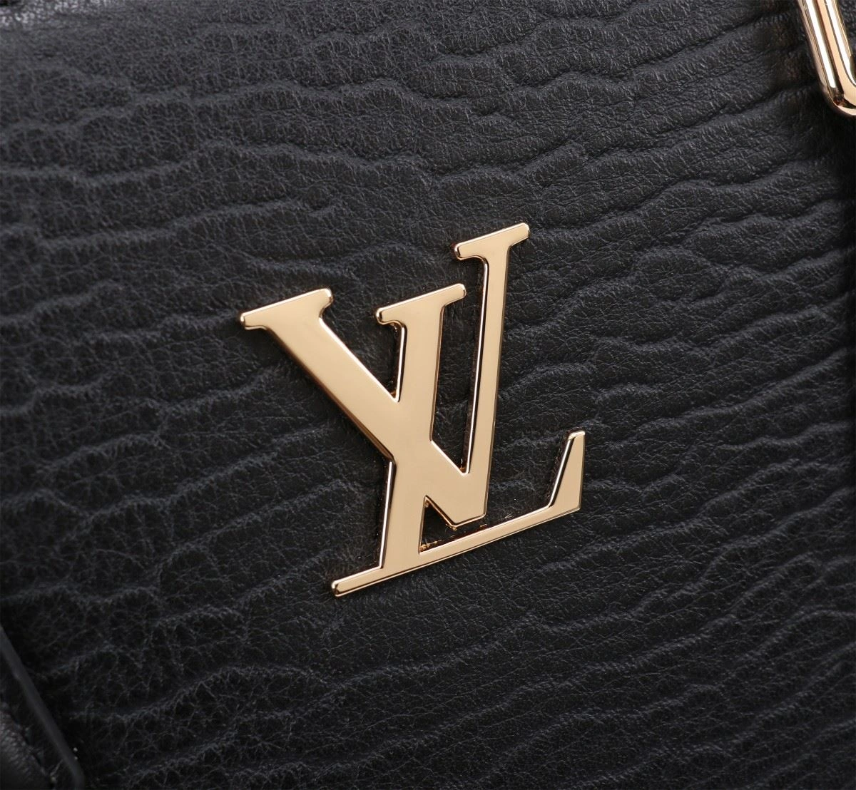 WellDesigned Mens Louis Vuitton Briefcases 92817