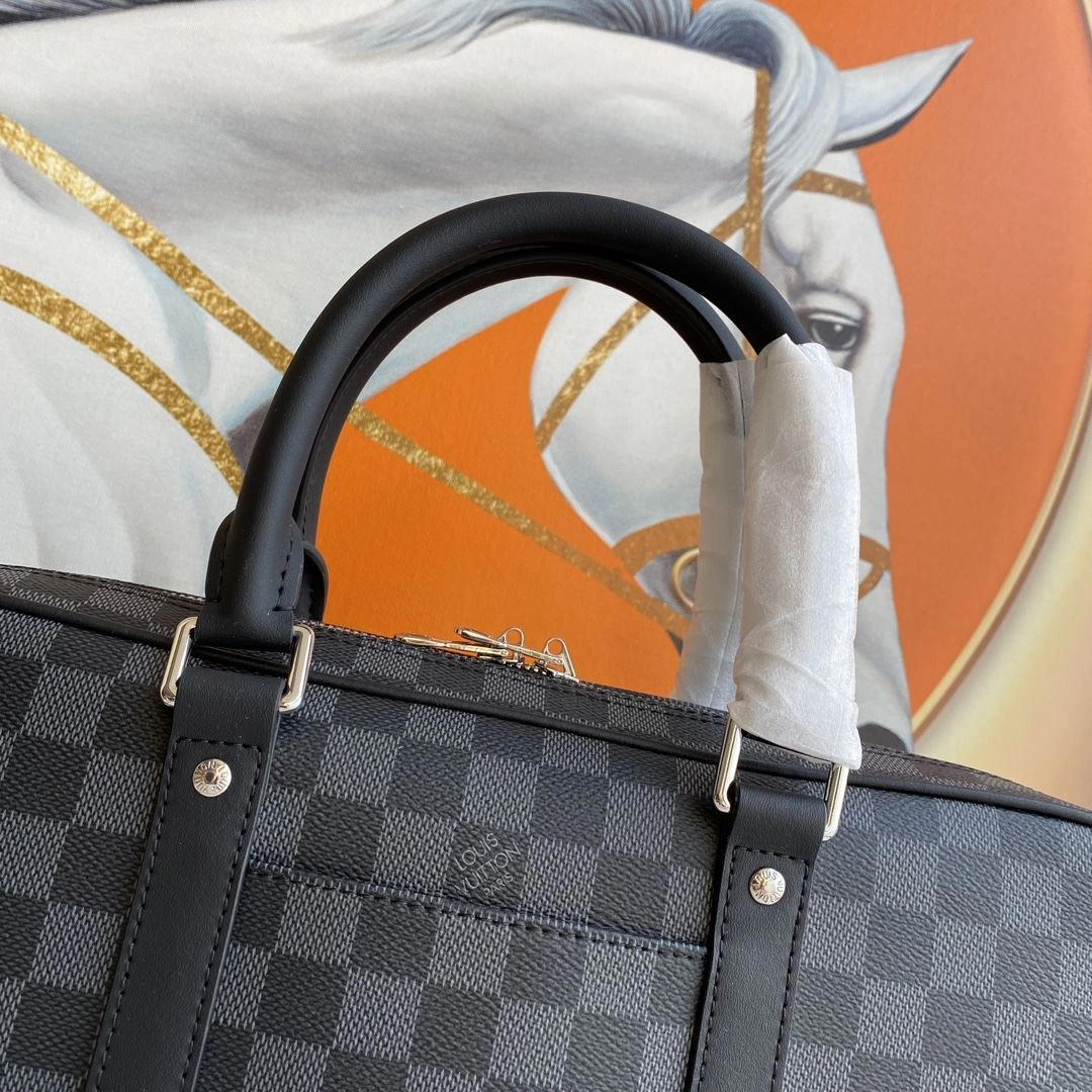 Sleek Mens Louis Vuitton Briefcases 92826