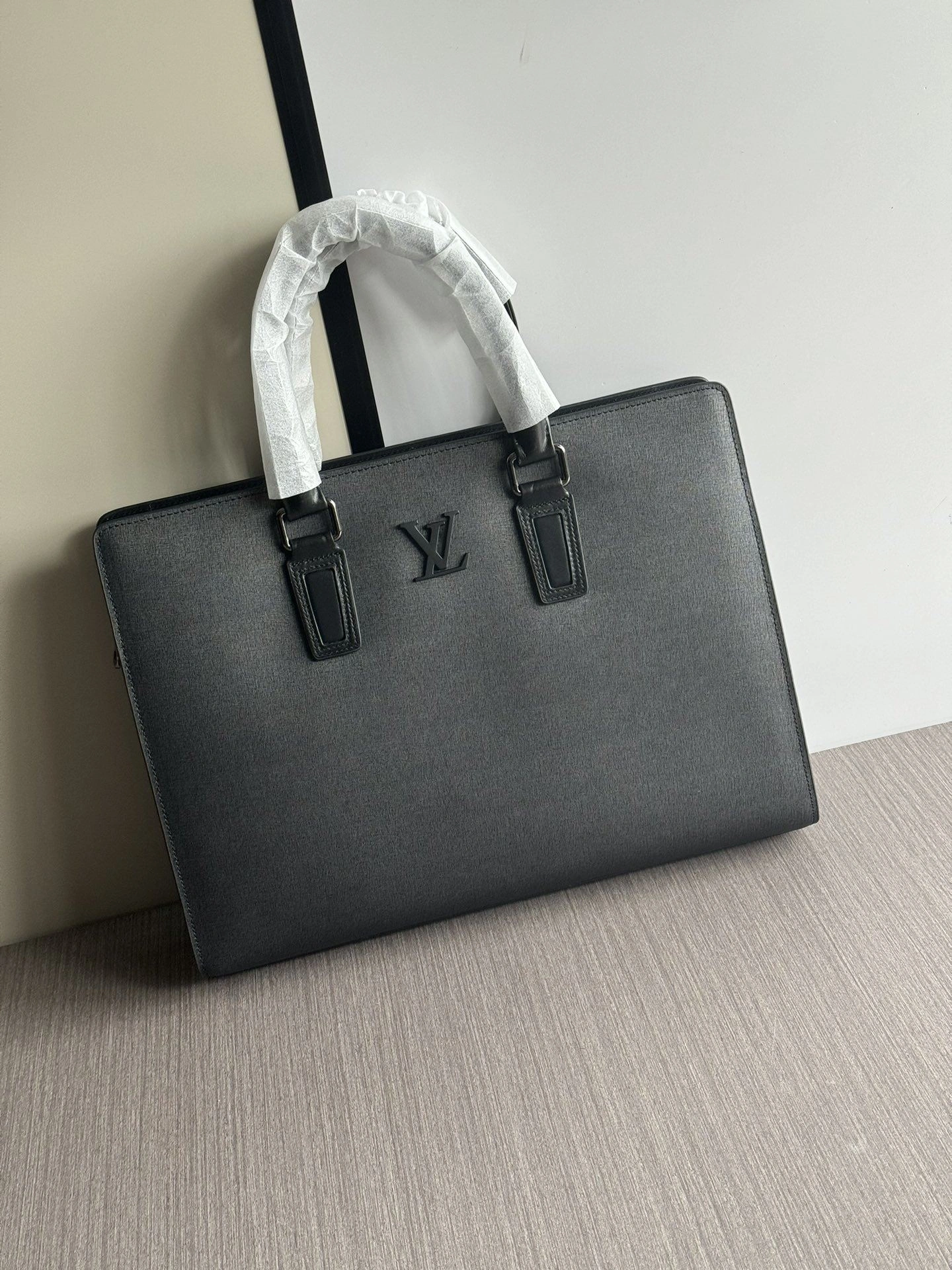 Mens Louis Vuitton Briefcases Minimalist 92809