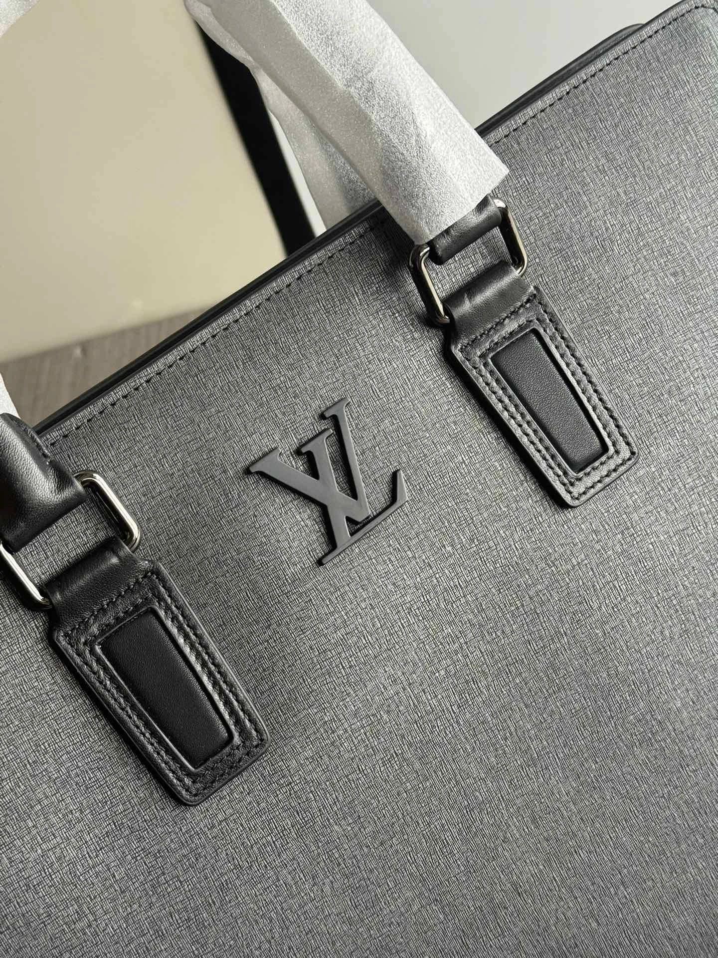 Mens Louis Vuitton Briefcases Minimalist 92809