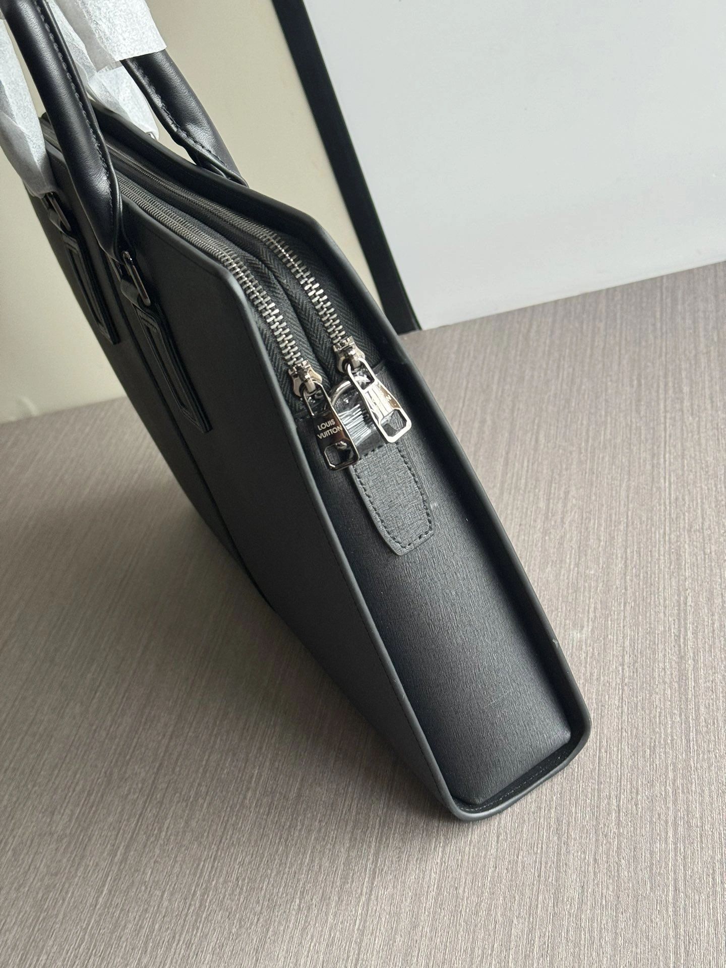 Mens Louis Vuitton Briefcases Minimalist 92809