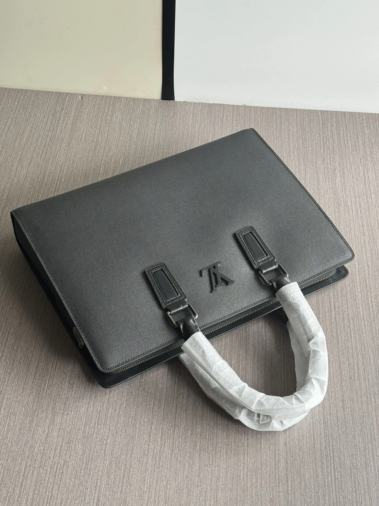 Mens Louis Vuitton Briefcases Minimalist 92809