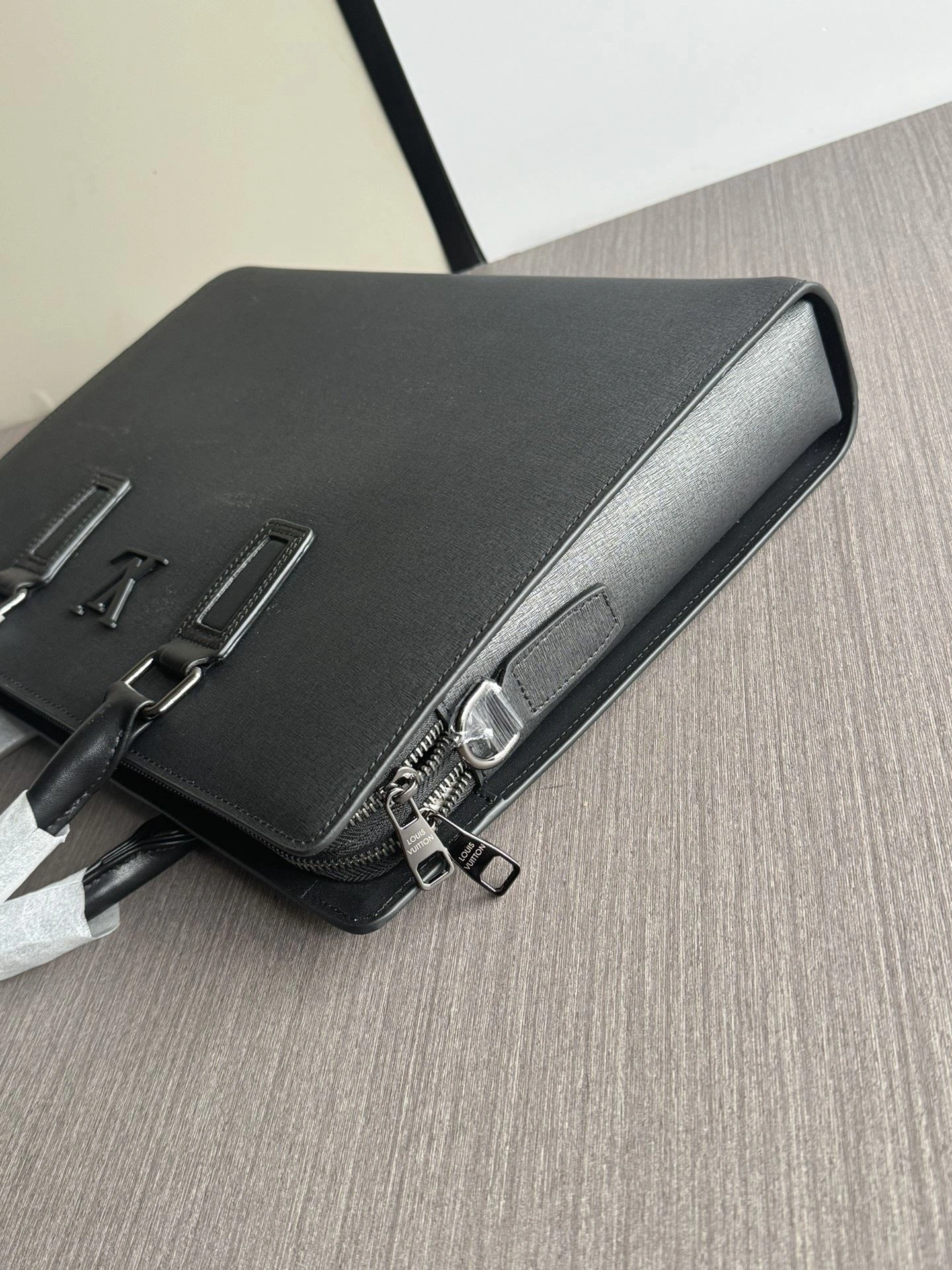 Mens Louis Vuitton Briefcases Minimalist 92809