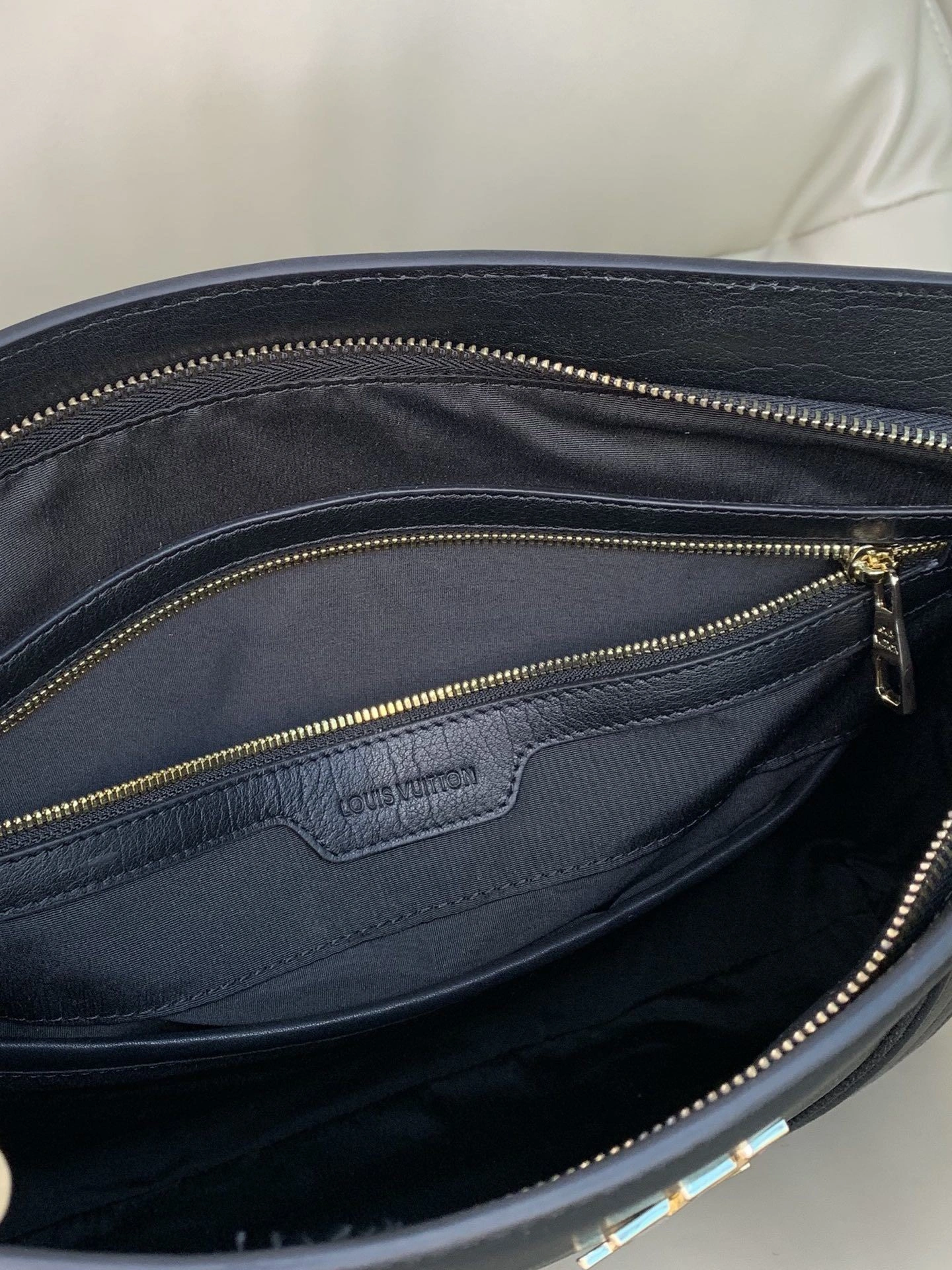 Mens Louis Vuitton Briefcases SunProtective 92777