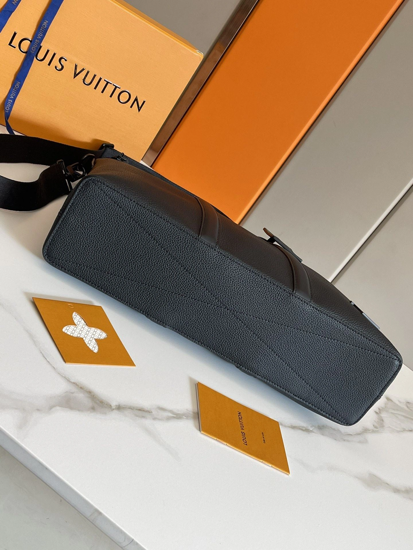 SoftTouch Mens Louis Vuitton Briefcases 91780
