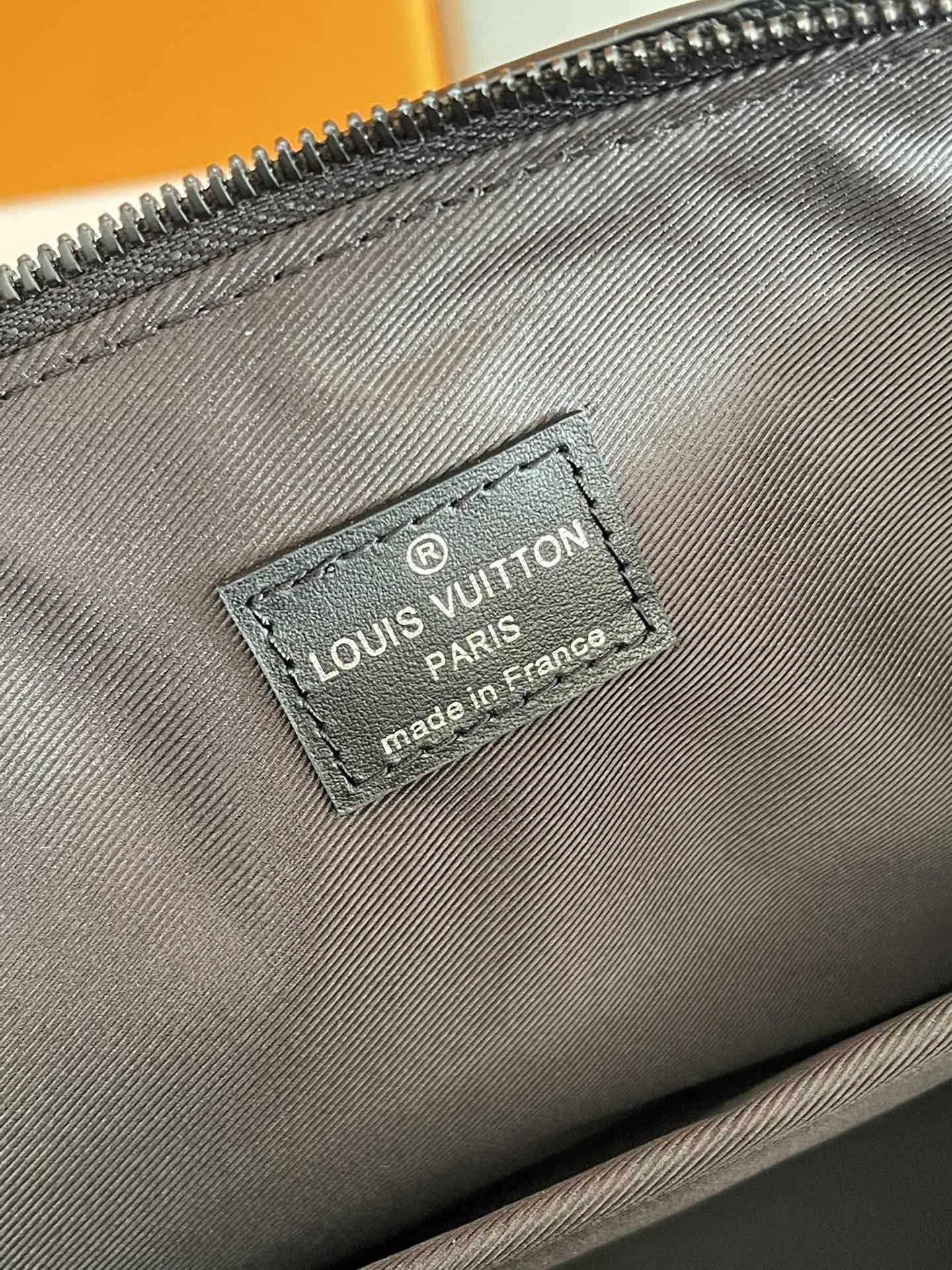 SoftTouch Mens Louis Vuitton Briefcases 91780