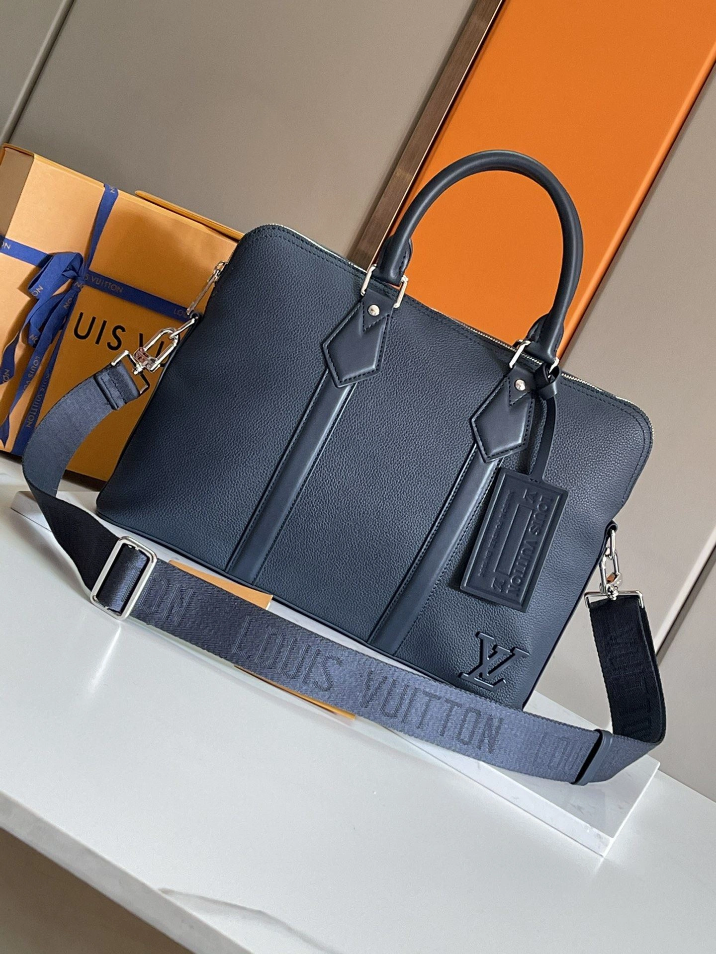 Effortless Mens Louis Vuitton Briefcases 91774