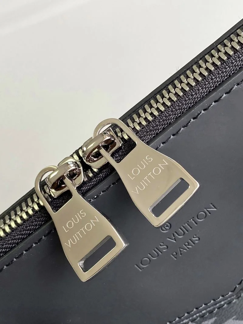 WellDesigned Mens Louis Vuitton Briefcases 38999