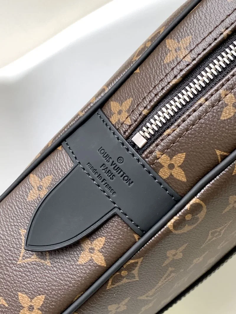 Mens Louis Vuitton Briefcases GoAnywhere 39018