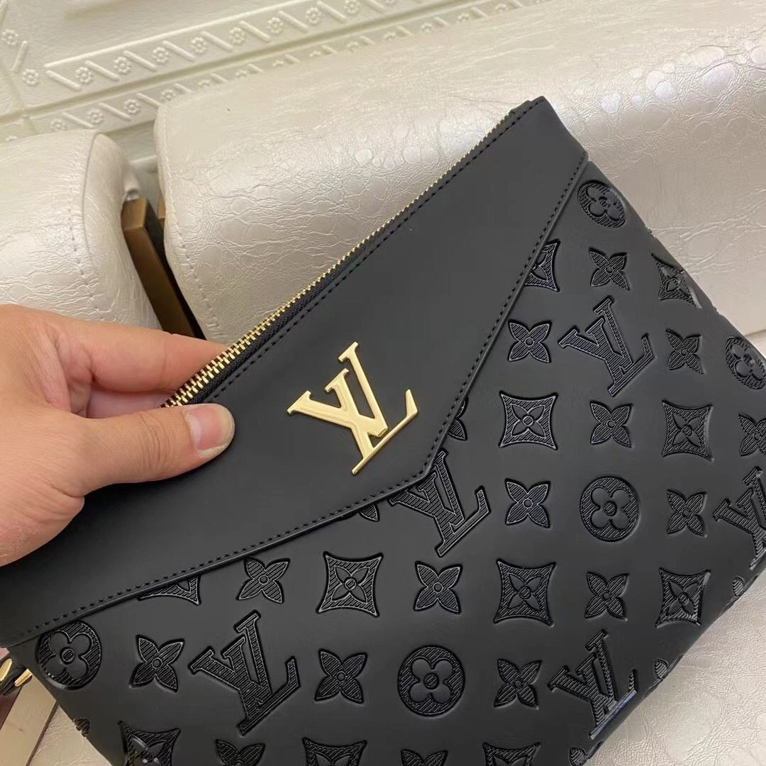 EasyCare Mens Louis Vuitton Clutch Bags 92753