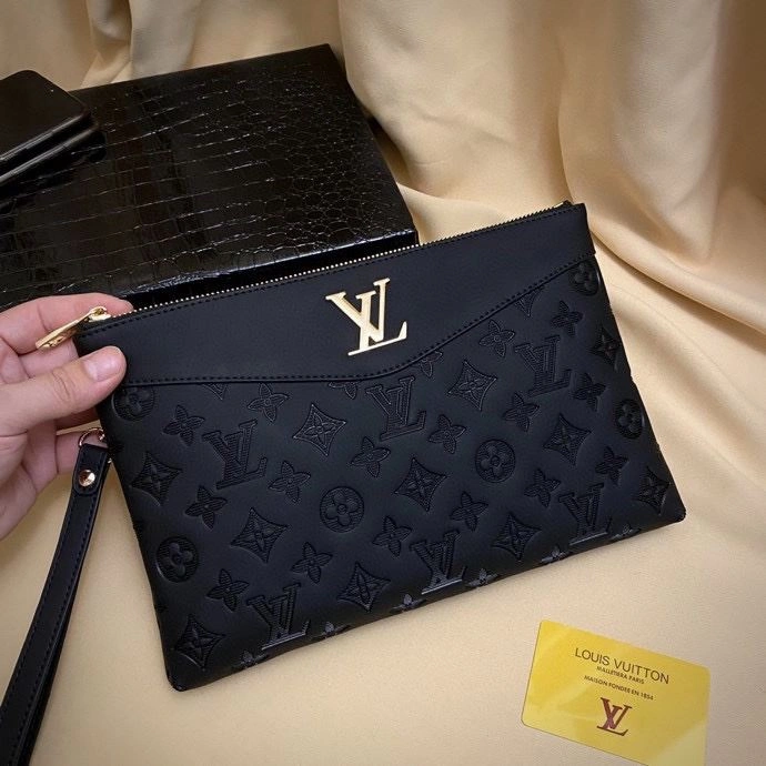 Mens Louis Vuitton Clutch Bags Effortless 92762
