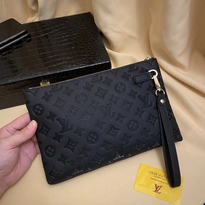 Mens Louis Vuitton Clutch Bags Effortless 92762