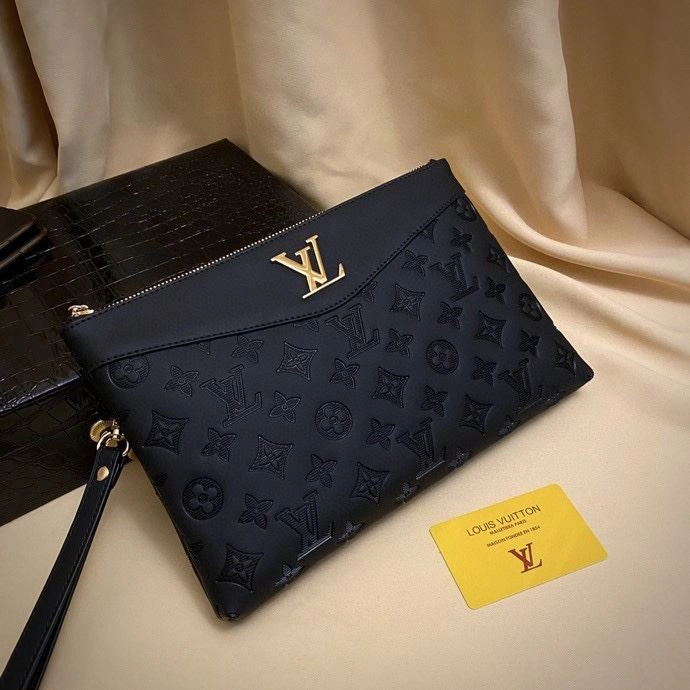 Mens Louis Vuitton Clutch Bags Effortless 92762