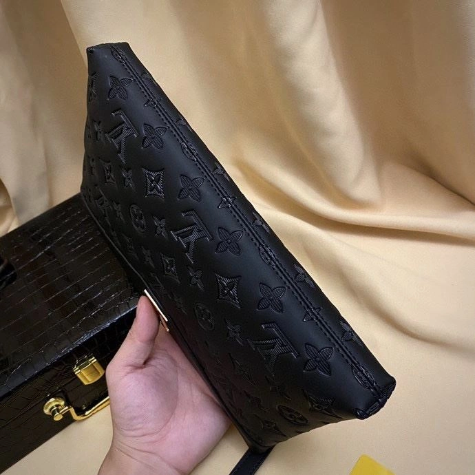 Mens Louis Vuitton Clutch Bags Effortless 92762