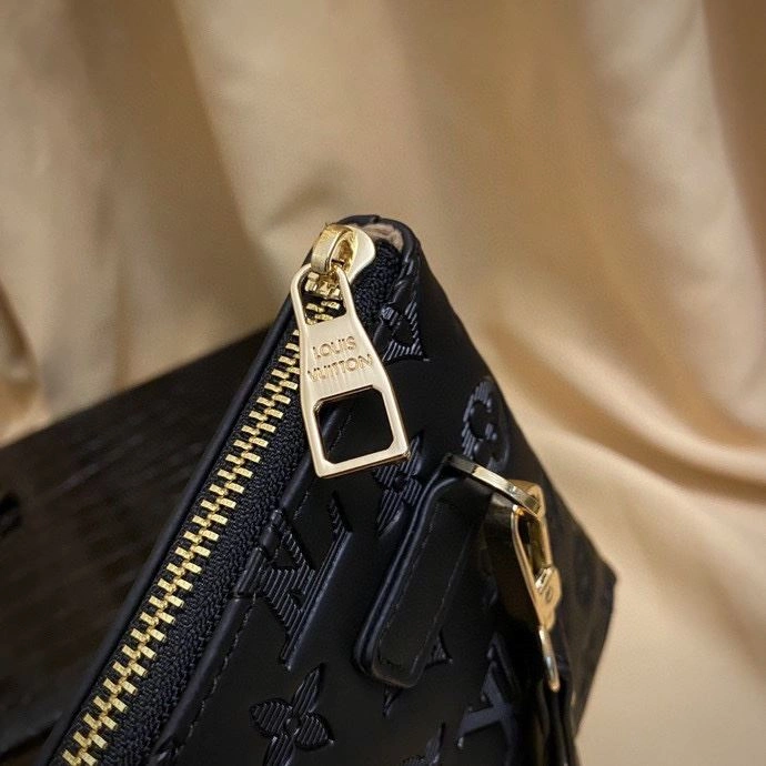 Mens Louis Vuitton Clutch Bags Effortless 92762