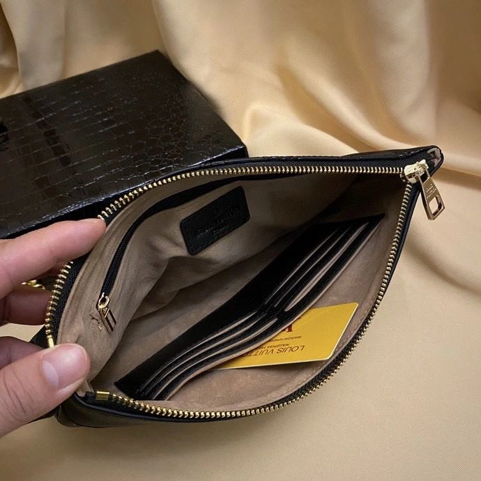 Mens Louis Vuitton Clutch Bags Effortless 92762