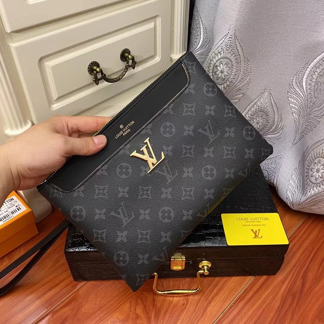 Bright Mens Louis Vuitton Clutch Bags 92774
