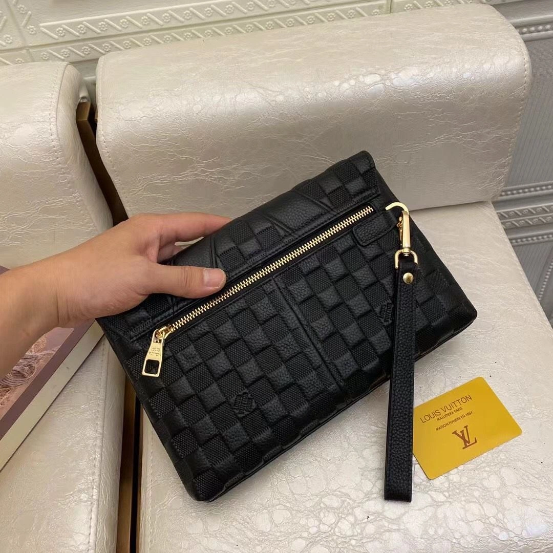 MultiPurpose Mens Louis Vuitton Clutch Bags 92772