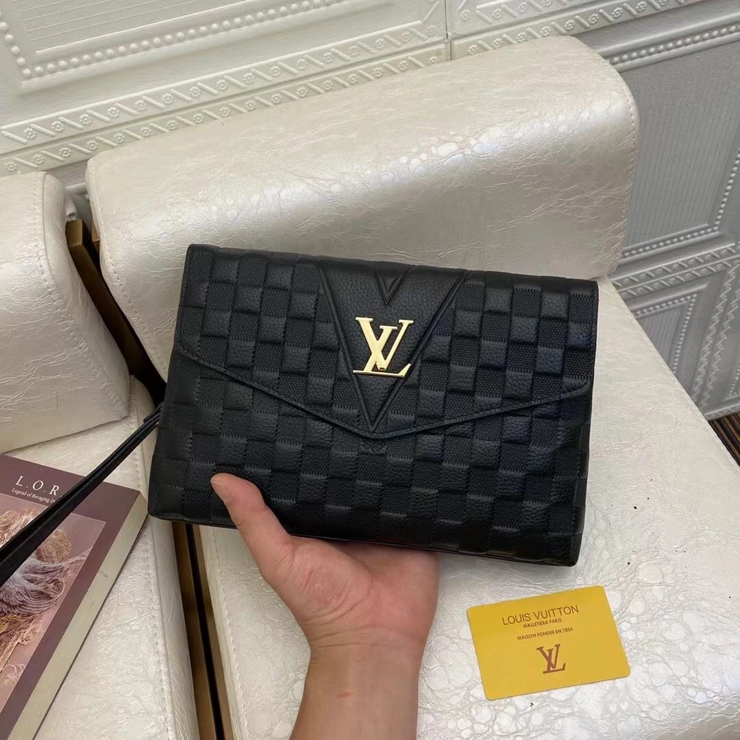 MultiPurpose Mens Louis Vuitton Clutch Bags 92772