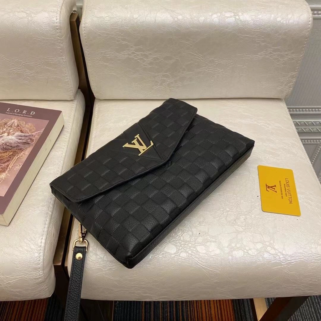MultiPurpose Mens Louis Vuitton Clutch Bags 92772