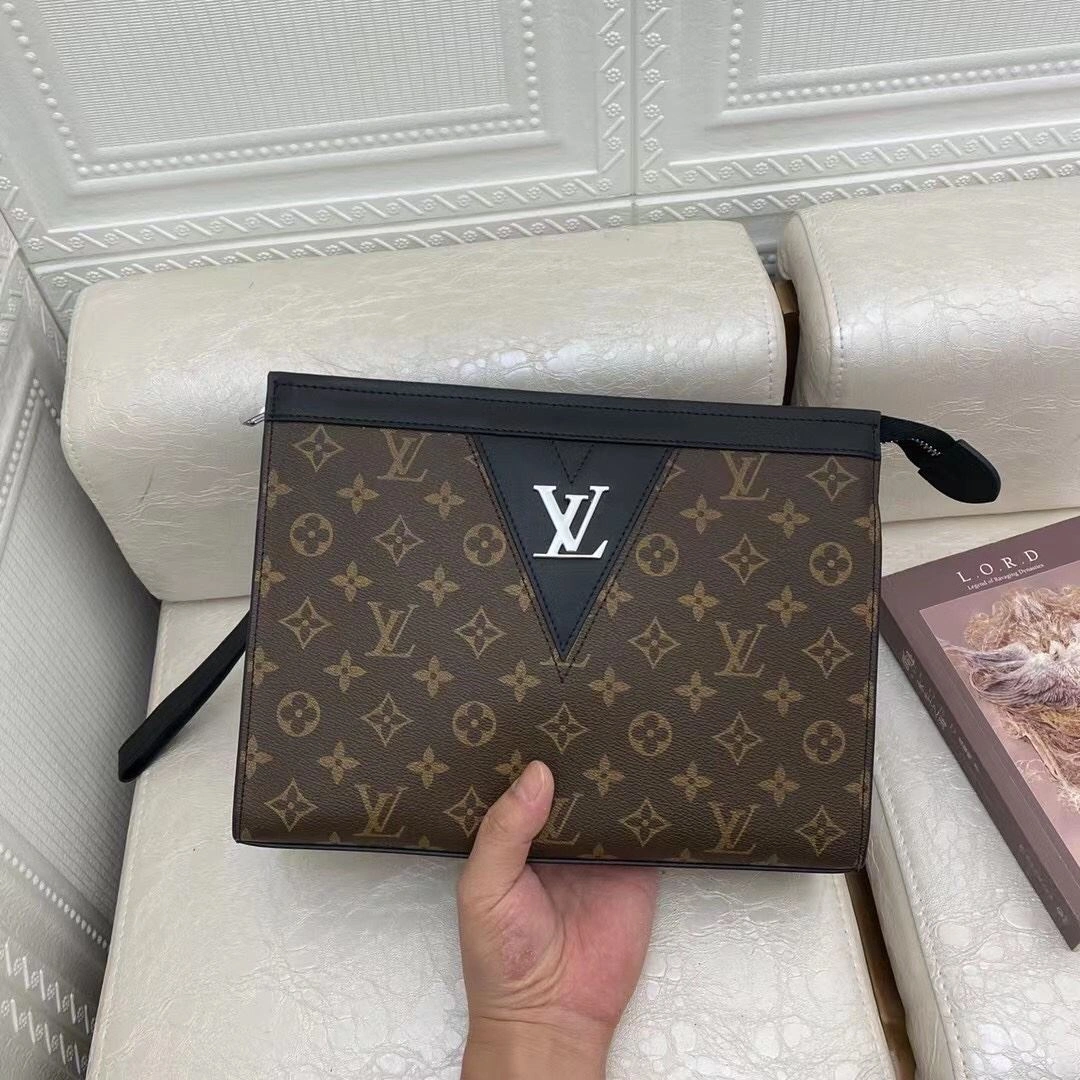 EasyCare Mens Louis Vuitton Clutch Bags 92754