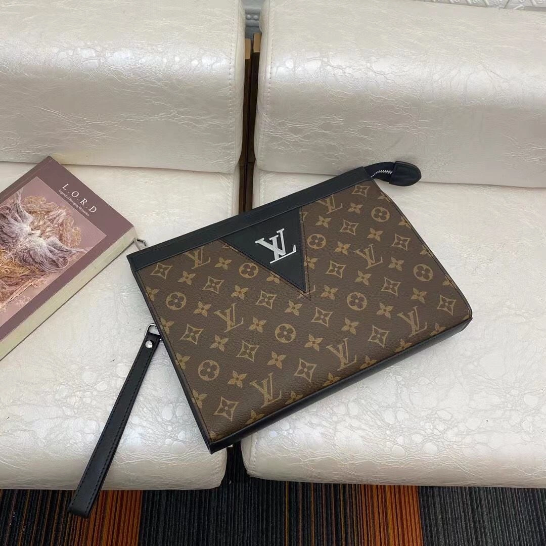 EasyCare Mens Louis Vuitton Clutch Bags 92754