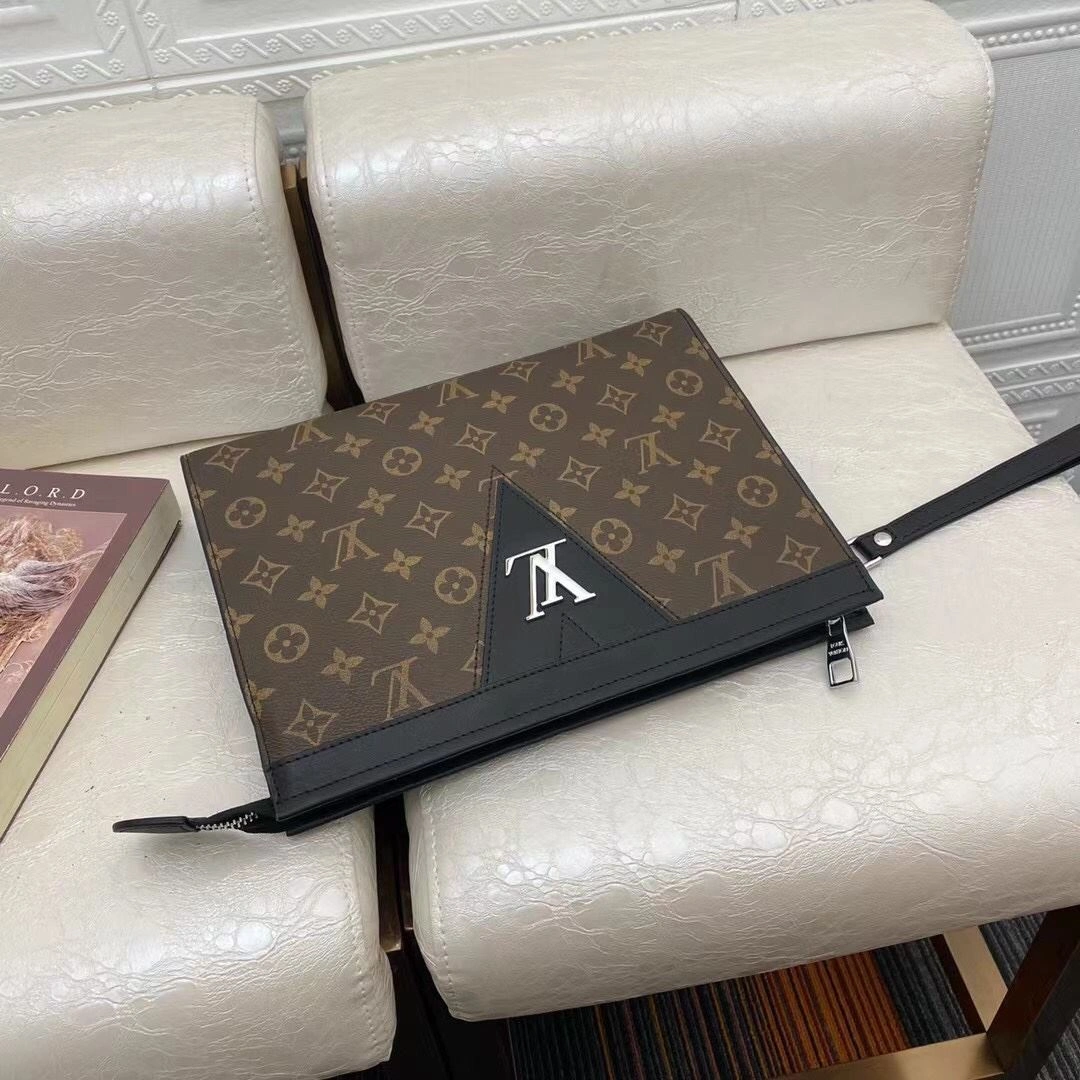 EasyCare Mens Louis Vuitton Clutch Bags 92754