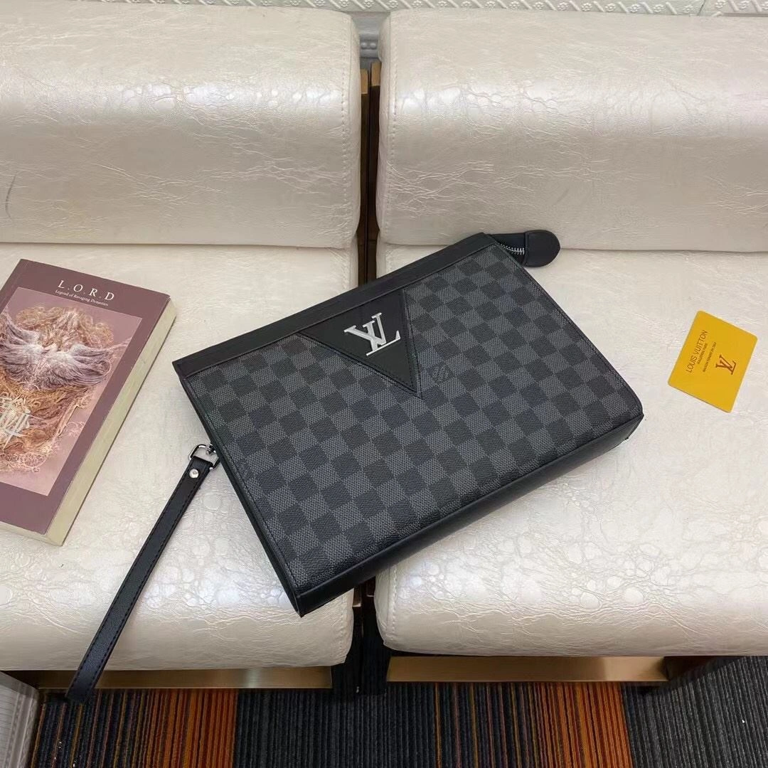 Mens Louis Vuitton Clutch Bags Functional 92751