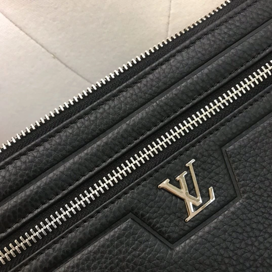Tailored Mens Louis Vuitton Clutch Bags 92747