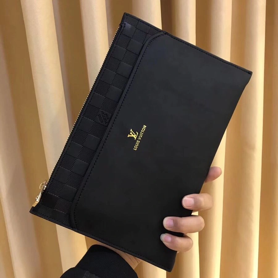 EyeCatching Mens Louis Vuitton Clutch Bags 92743