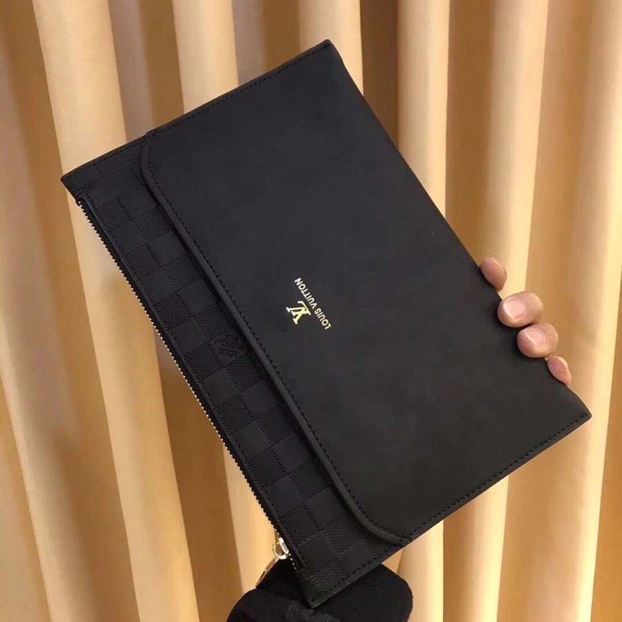 EyeCatching Mens Louis Vuitton Clutch Bags 92743