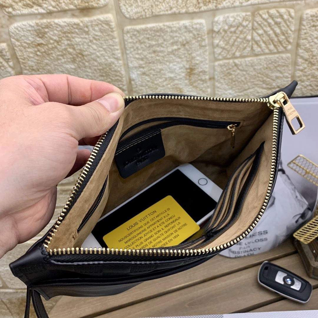 Sophisticated Mens Louis Vuitton Clutch Bags 92771
