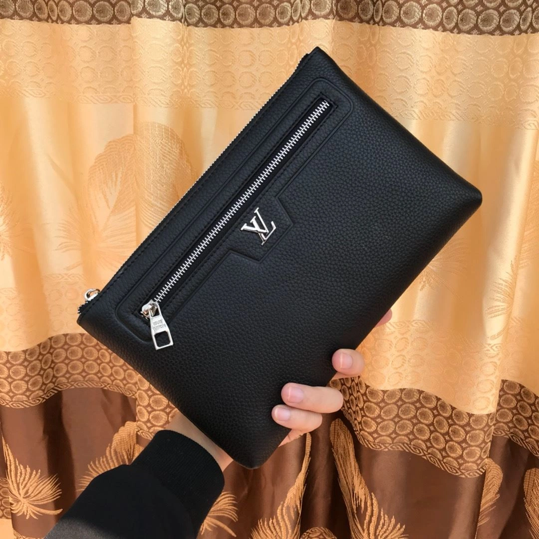 EyeCatching Mens Louis Vuitton Clutch Bags 92750