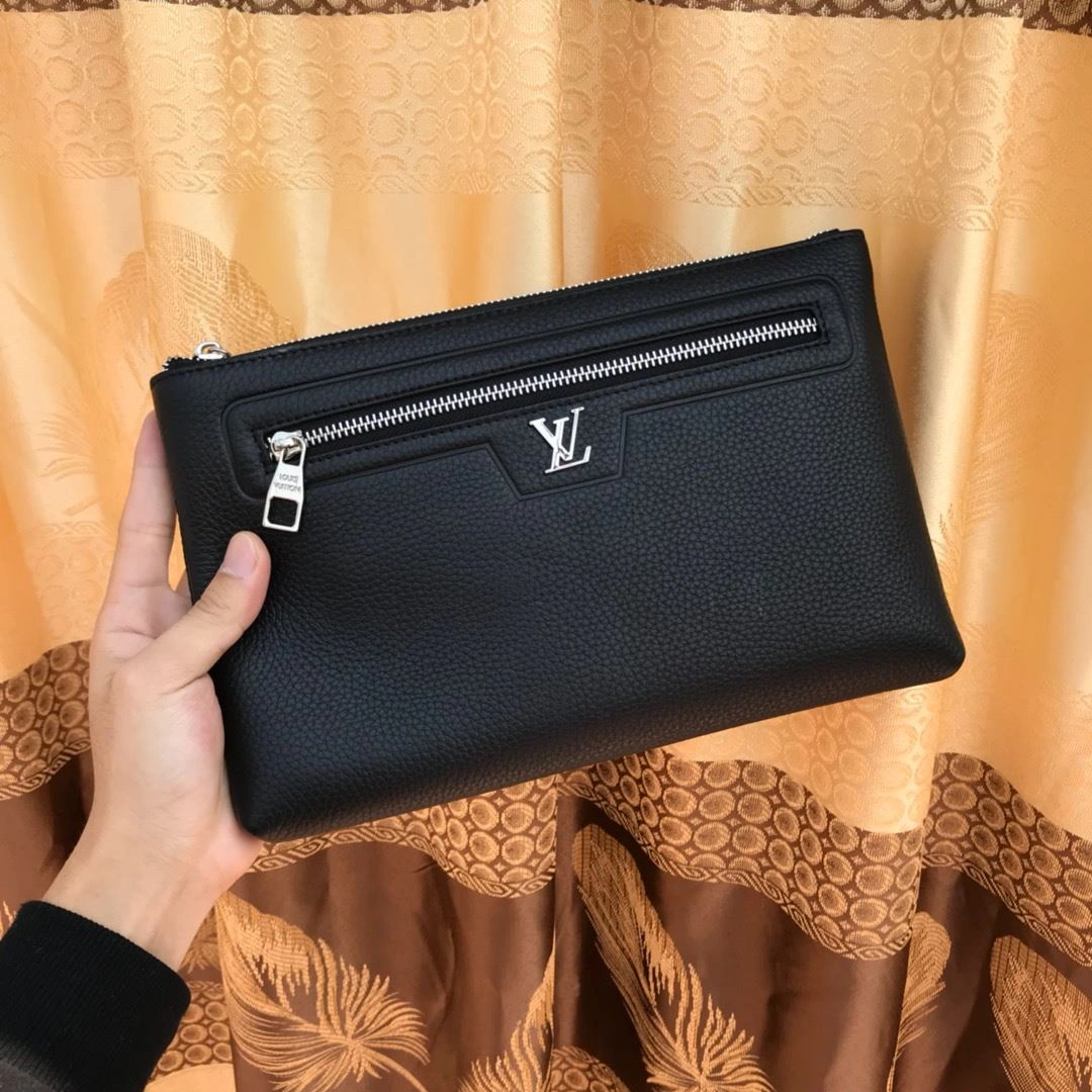 EyeCatching Mens Louis Vuitton Clutch Bags 92750