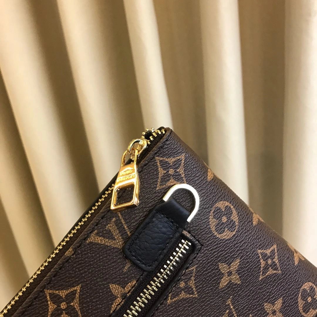 Mens Louis Vuitton Clutch Bags DailyWear 92737