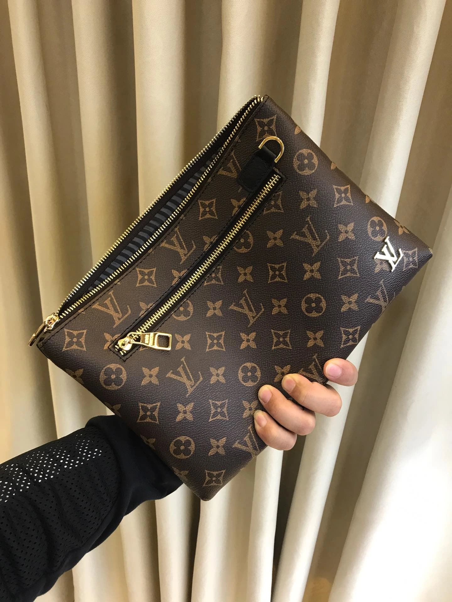Mens Louis Vuitton Clutch Bags DailyWear 92737