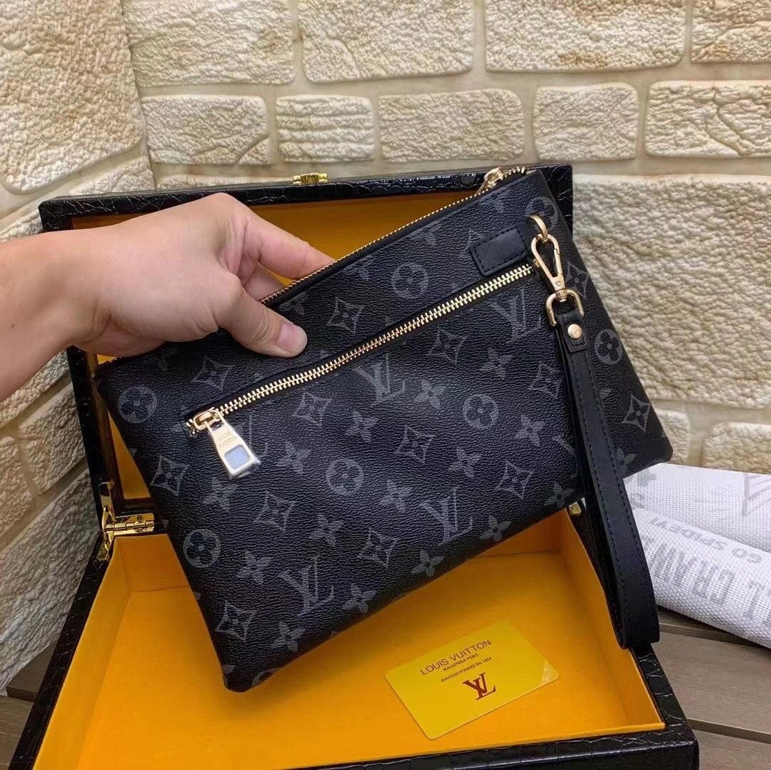 Functional Mens Louis Vuitton Clutch Bags 92736