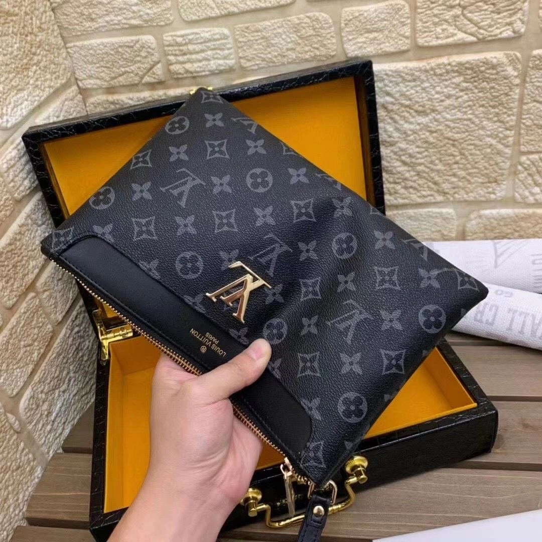 Functional Mens Louis Vuitton Clutch Bags 92736