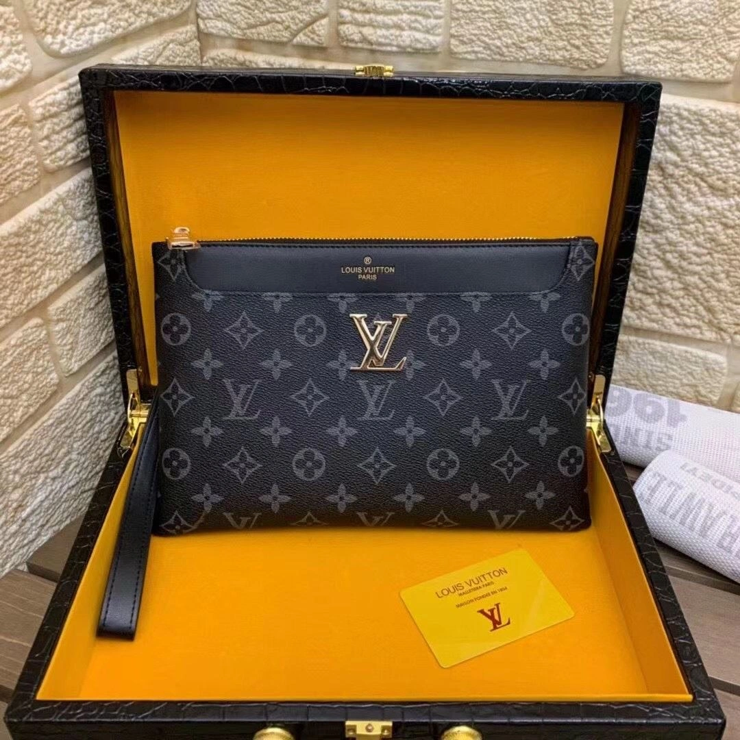 Functional Mens Louis Vuitton Clutch Bags 92736