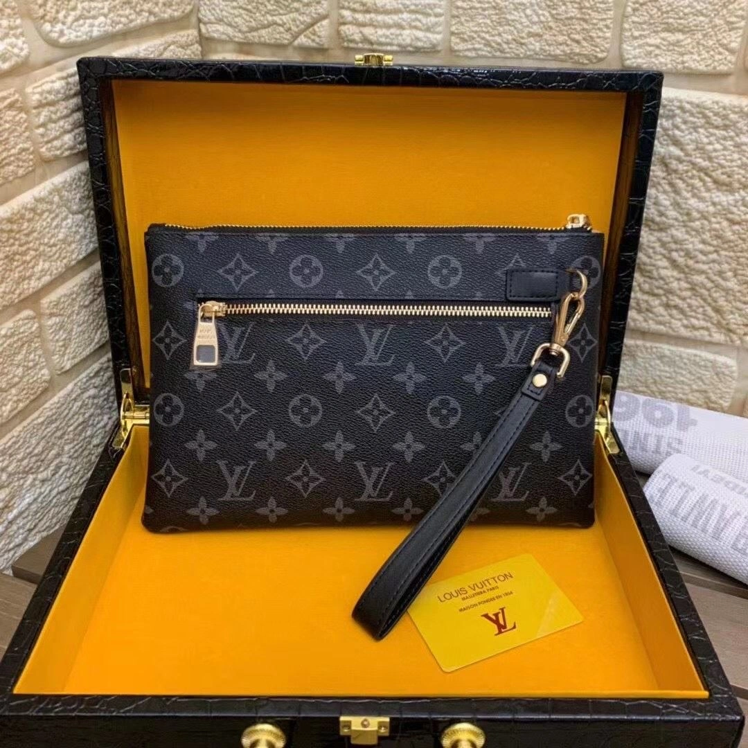 Functional Mens Louis Vuitton Clutch Bags 92736