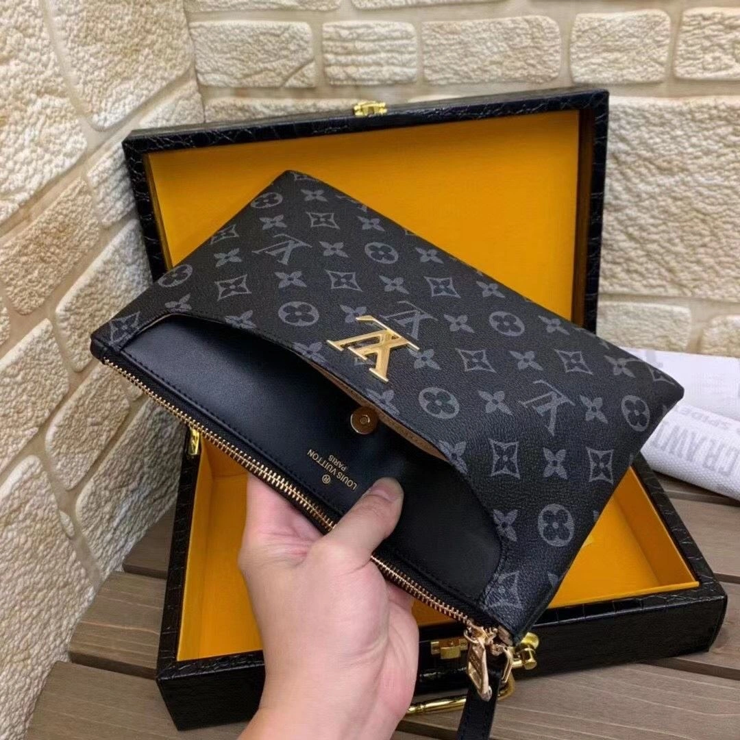 Functional Mens Louis Vuitton Clutch Bags 92736