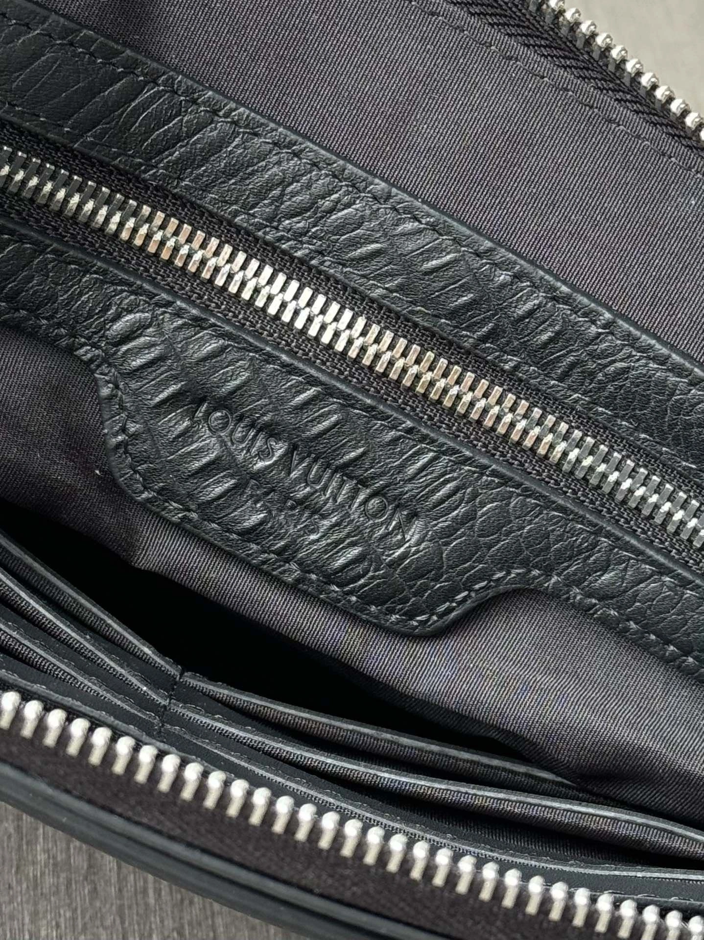 Mens Louis Vuitton Clutch Bags OdorResistant 92730