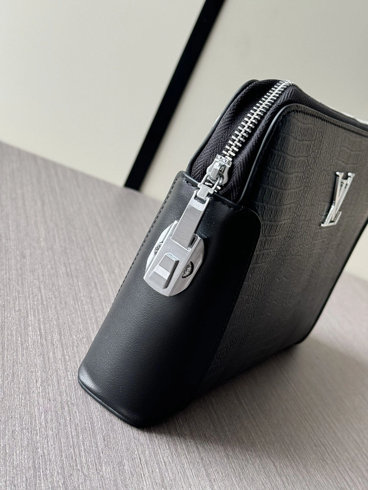 Mens Louis Vuitton Clutch Bags Neat 92728