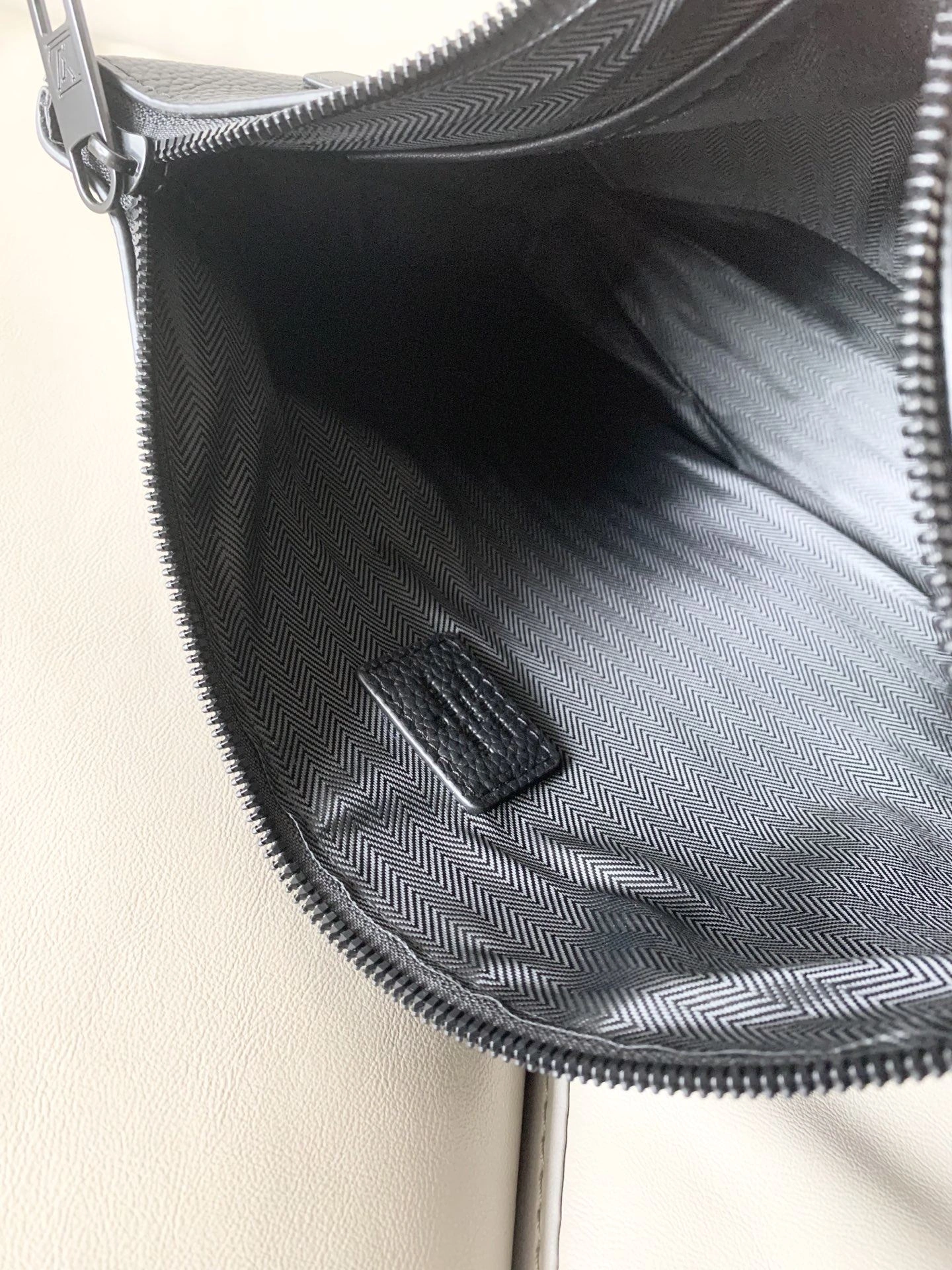 Mens Louis Vuitton Clutch Bags Refined 90606