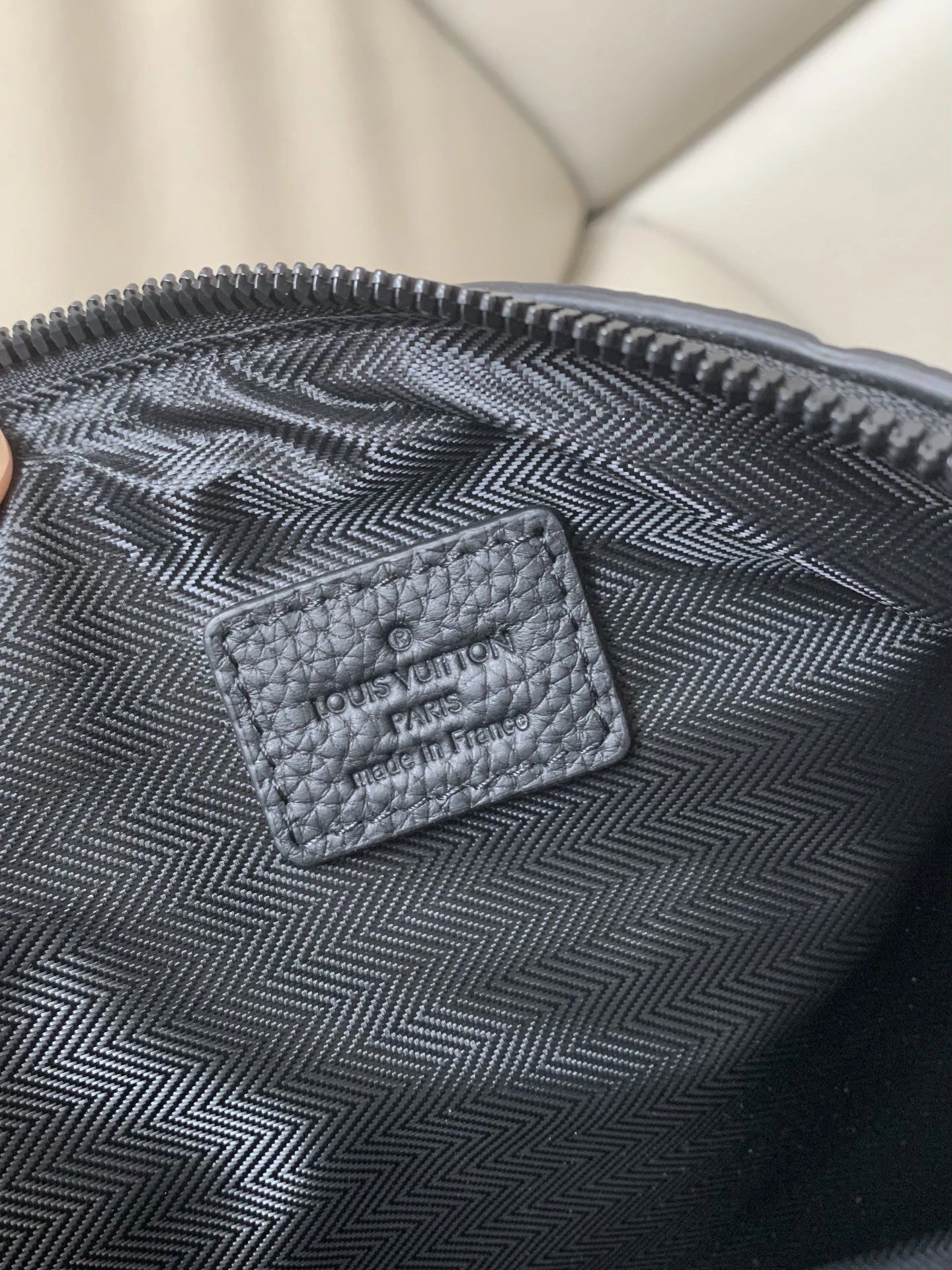 Sustainable Mens Louis Vuitton Clutch Bags 92718