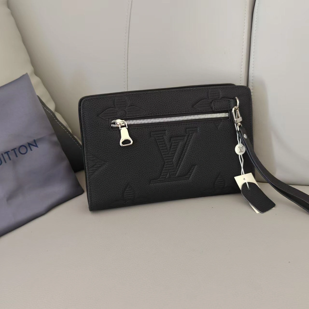 Effortless Mens Louis Vuitton Clutch Bags 92709