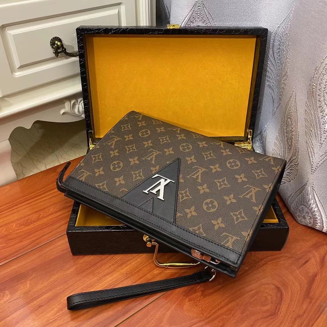 Mens Louis Vuitton Clutch Bags ZipUp 92705