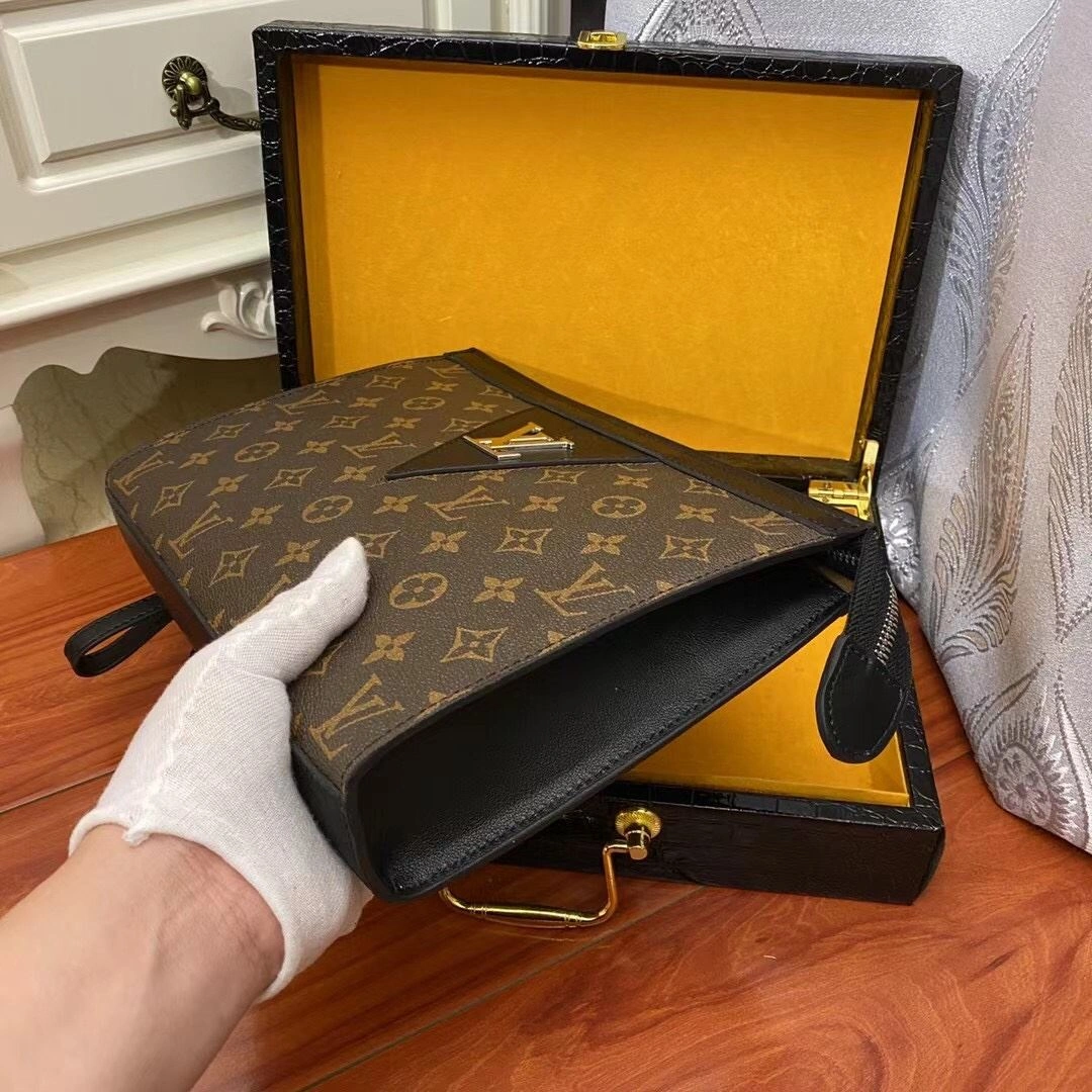 Mens Louis Vuitton Clutch Bags ZipUp 92705