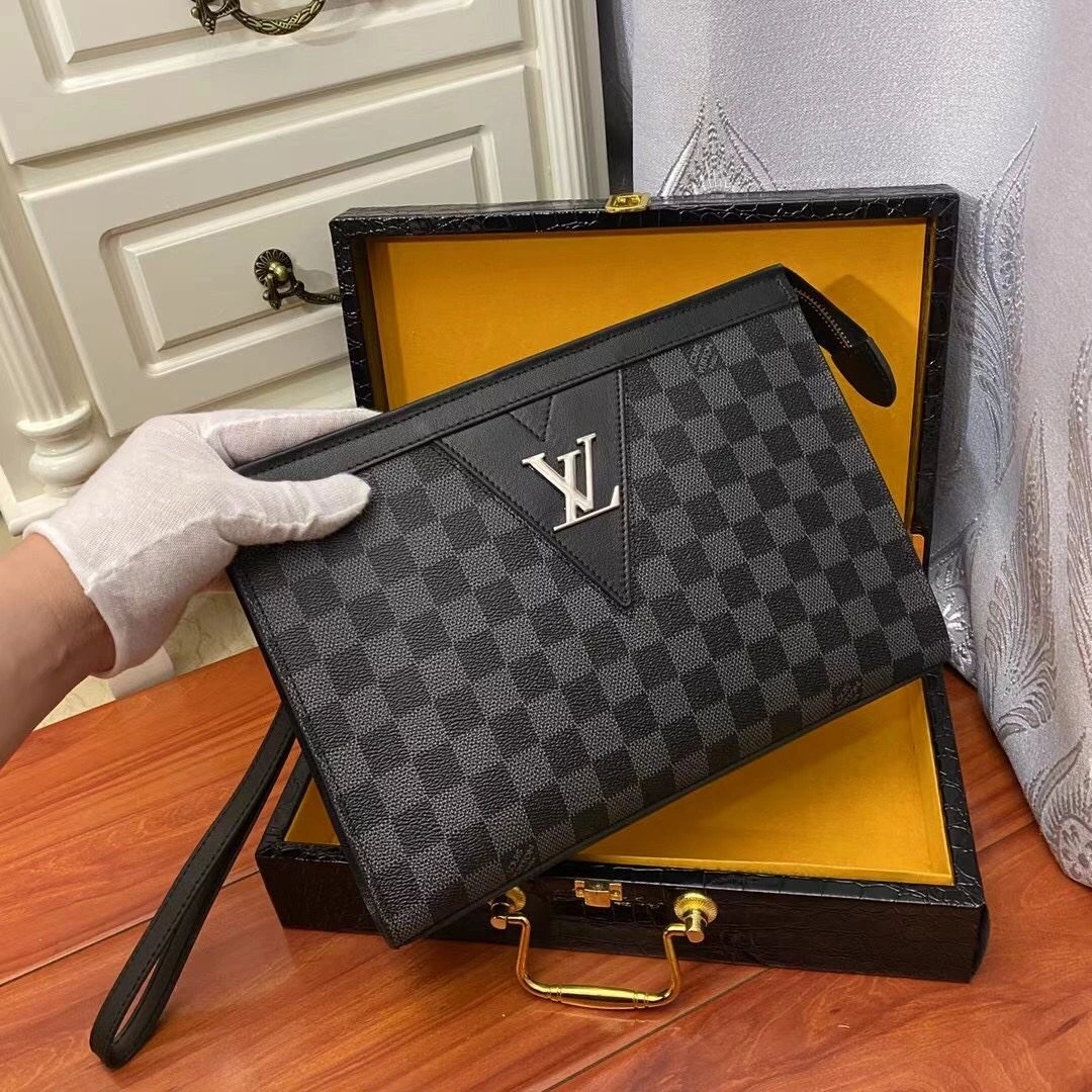Mens Louis Vuitton Clutch Bags Casual 92713