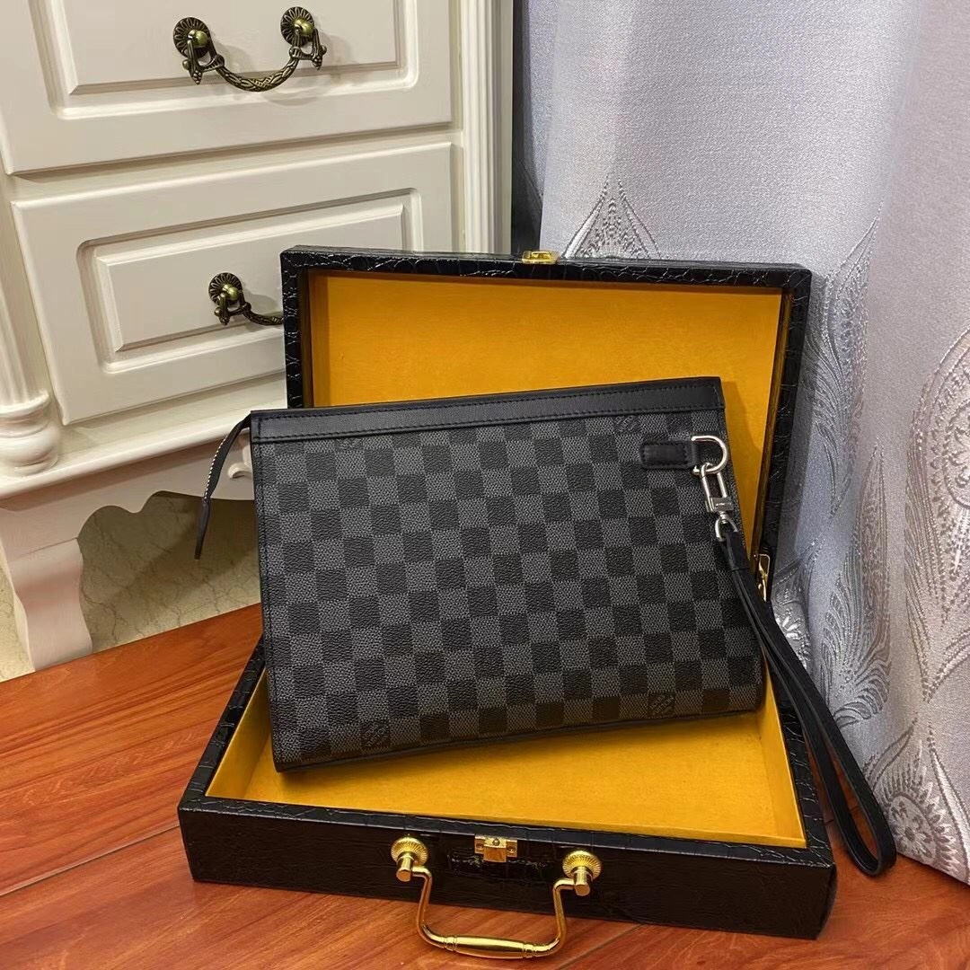 Mens Louis Vuitton Clutch Bags Casual 92713